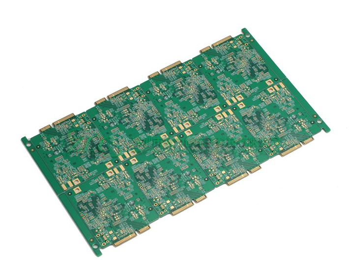 PCB 是由什么制成的？